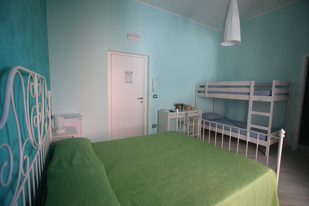 Le Nereidi Beb Bed and Breakfast Margherita Di Savoia Værelse billede