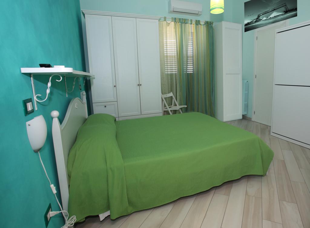 Le Nereidi Beb Bed and Breakfast Margherita Di Savoia Værelse billede