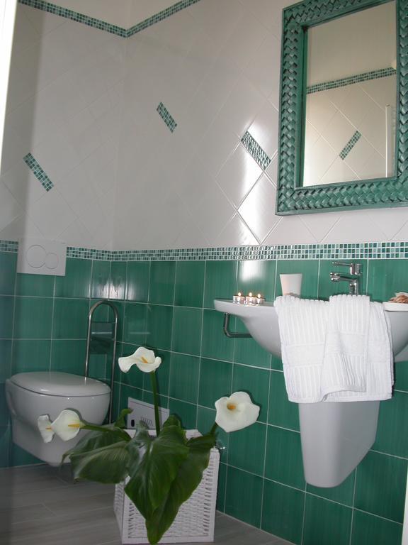Le Nereidi Beb Bed and Breakfast Margherita Di Savoia Værelse billede